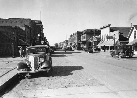 Relaying brick pavement on Main Street, Waseca Minnesota, 1936