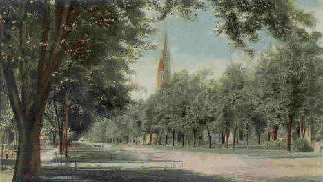 Broadway and Central Park, Winona Minnesota, 1906