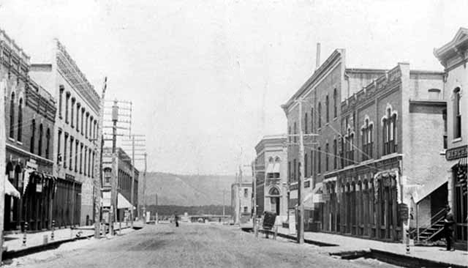 Street scene, Winona Minnesota, 1889