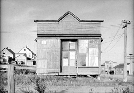 Abandoned saloon, Winton Minnesota, 1937