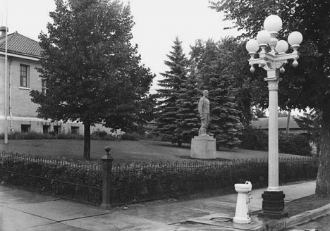 Statue of Leonidas Merritt at Mountain Iron Minnesota, 1940