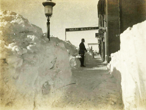 Scene after blizzard, Cottonwood Minnesota, 1909