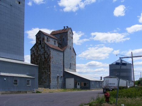 Aging elevators, Easton Minnesota, 2014