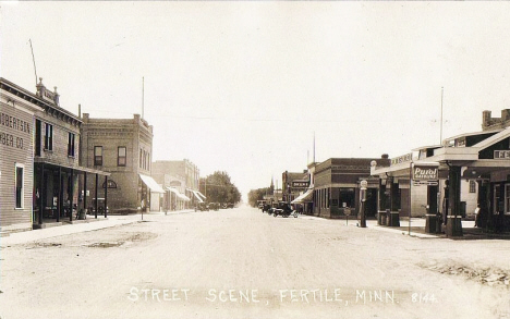 Street scene, Fertile Minnesota, 1910's