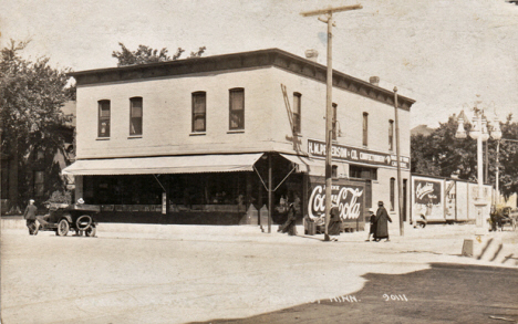 Street scene, Hopkins Minnesota, 1915