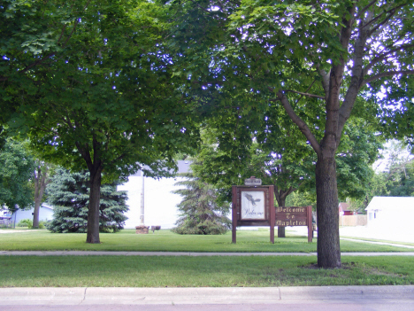 Park and welcome sign, Mapleton Minnesota, 2014