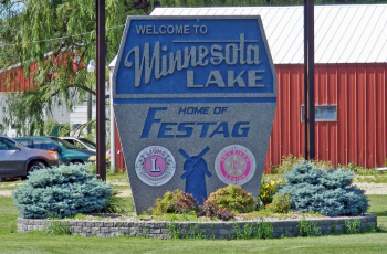Welcome sign, Minnesota Lake Minnesota