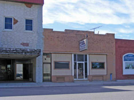 Former pizza restaurant, Minnesota Lake Minnesota, 2014