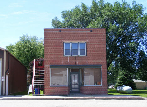 Street scene, Waldorf Minnesota, 2014