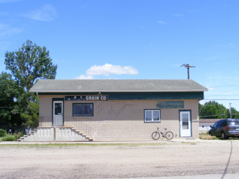 Street scene, Waldorf Minnesota, 2014