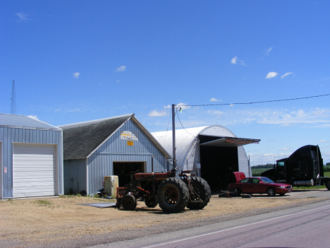 Street scene, Waldorf Minnesota, 2014