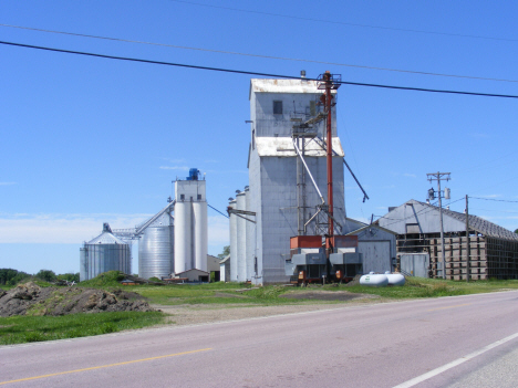 Street scene, Waldorf Minnesota, 2014