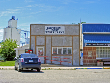 Street scene, Waldorf Minnesota, 2014