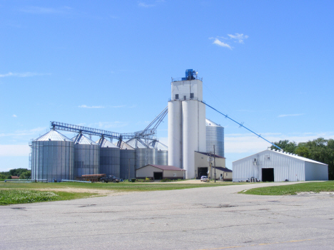 Street scene, Waldorf Minnesota, 2014