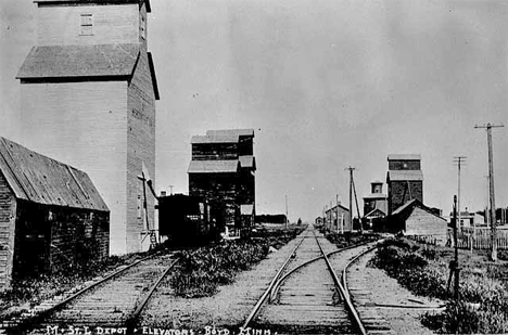 Looking west at Boyd Minnesota, 1920