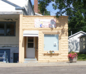 Cuts and Curls, Currie Minnesota