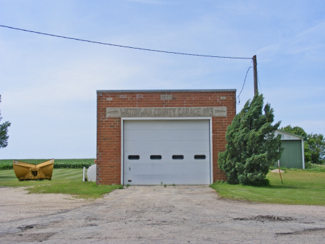 Waonwan County Garage, Darfur Minnesota, 2014