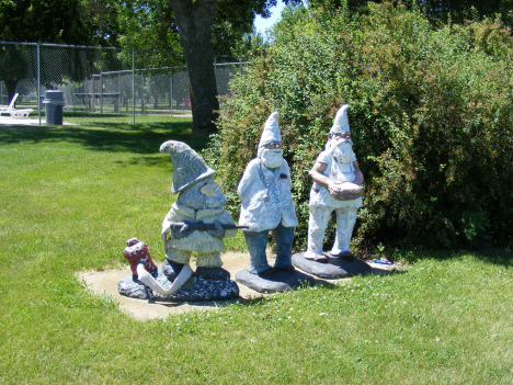 Militant gnomes, Dawson Minnesota, 2014