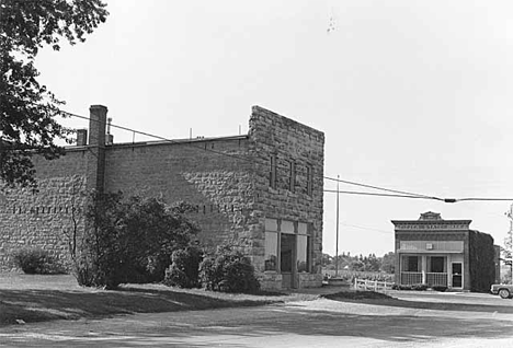 Bunge store and Eitzen State Bank, Eitzen Minnesota, 1973