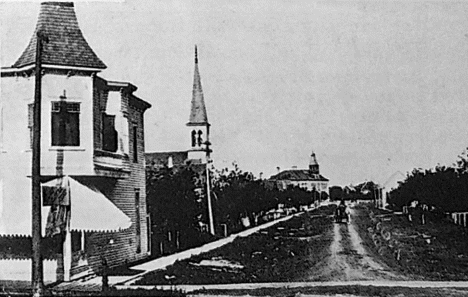 Fourth Street looking east, Hallock Minnesota, 1914