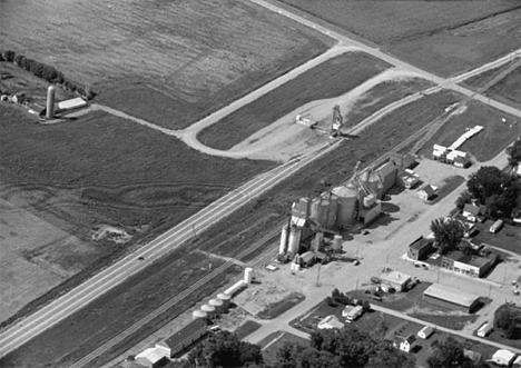 Aerial view, Elevator area, Holloway Minnesota, 1985