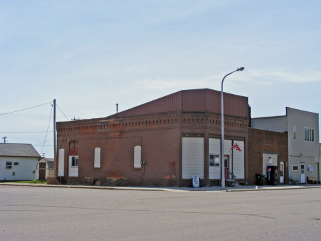 Street scene, Jeffers Minnesota, 2014