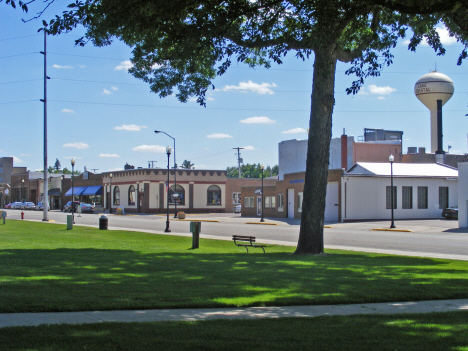 Street scene, Lake Crystal Minnesota, 2014