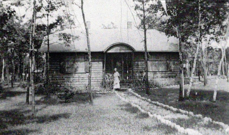 Owners home (Ed and Minnie Schmidt) at Shing Wako Resort, Merrifield Minnesota, 1938