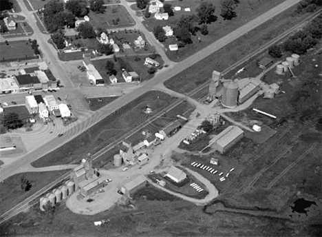 Aerial view, Elevator area, Milan Minnesota, 1985