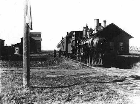 Great Northern train at Nassau Minnesota depot, 1905