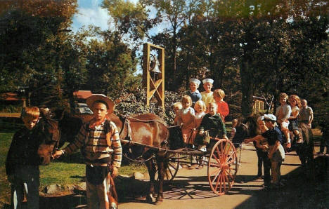 Fair Hills Resort, Detroit Lakes Minnesota, 1954