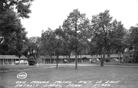 Oak Manor Hotel, Detroit Lakes Minnesota, 1950's