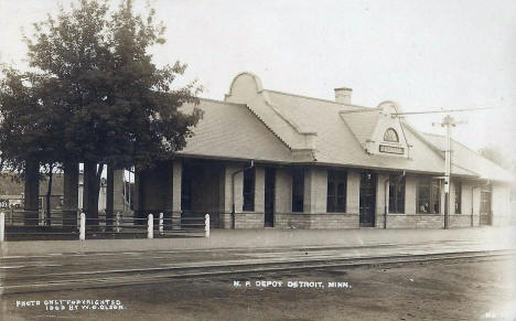 Northern Pacific Depot, Detroit Minnesota, 1909