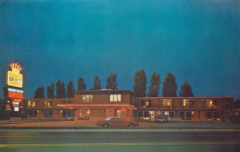 Holiday Village Motel, Grand Rapids Minnesota, 1977