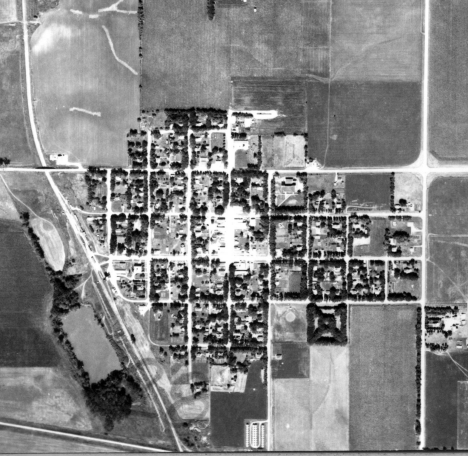 Aerial photo, Hills Minnesota, 1954