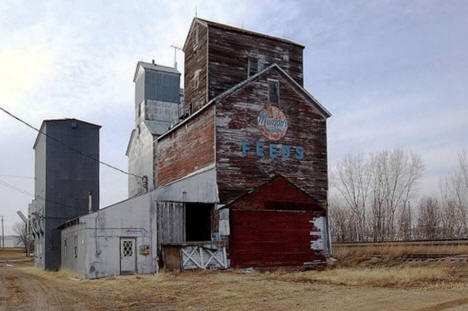 Old Munson elevator, Howard Lake Minnesota, 2016