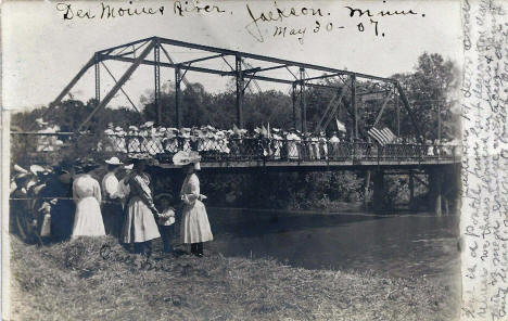 Crowd on Bridge over Des Moines River, Jackson Minnesota, 1907