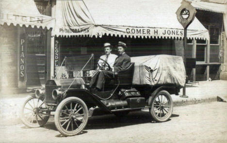 Gomer H. Jones Phonograph Shop, Lake Crystal Minnesota, 1910's