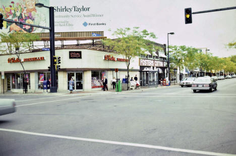 Businesses at 50th and France Avenue South, Minneapolis Minnesota, 1986