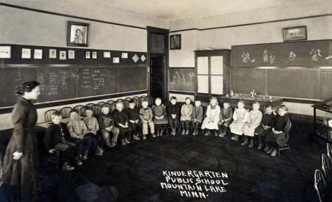 Kindergarten class, Public School, Mountain Lake Minnesota, 1900