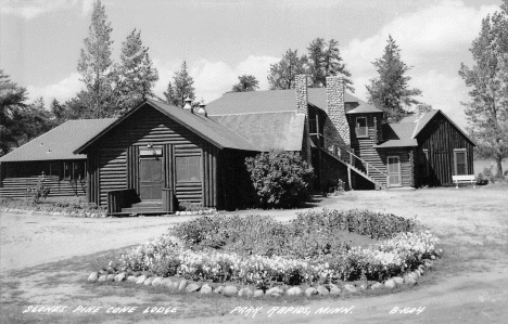 Slone's Pine Cone Lodge, Park Rapids Minnesota, 1940