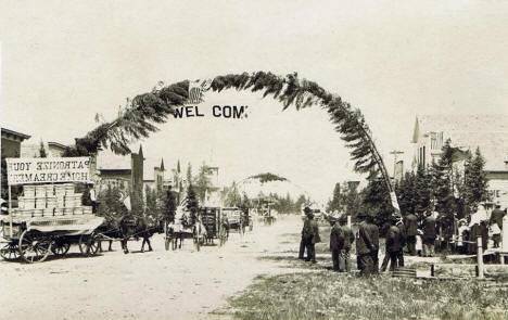 Independence Day Parade, Shevlin Minnesota, 1913