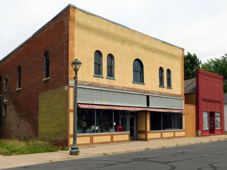 Street scene, Waverly Minnesota, 2020