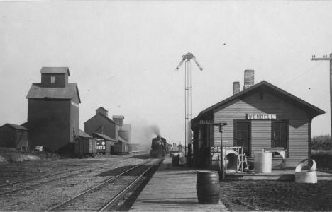 Town view with grain elevator and railroad station, Wendell, Minnesota, 1908