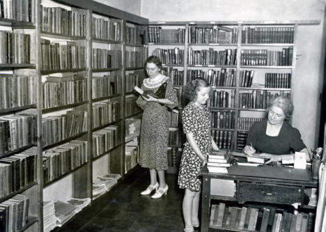 Willow River school library, Willow River Minnesota, 1940's
