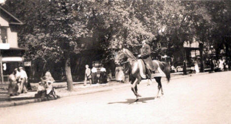 Minnesota Governor Adolph Eberhart leading parade, Zumbrota Minnesota, July 4, 1911 Zum