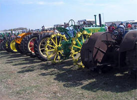 Greater Minnesota Two-Cylinder Club Annual Field Days 