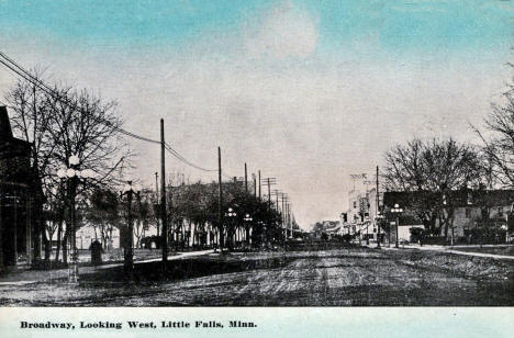 Broadway looking west, Little Falls Minnesota, 1914