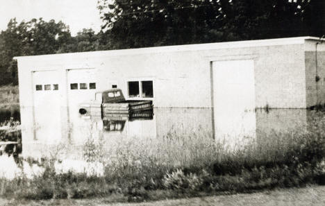 North of the Platte River Bridge on Highway 10 south of Royalton, 1972 Flood