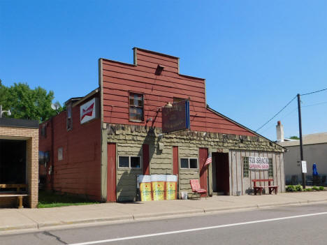 Lynda's Bar and Grill, Royalton Minnesota, 2020